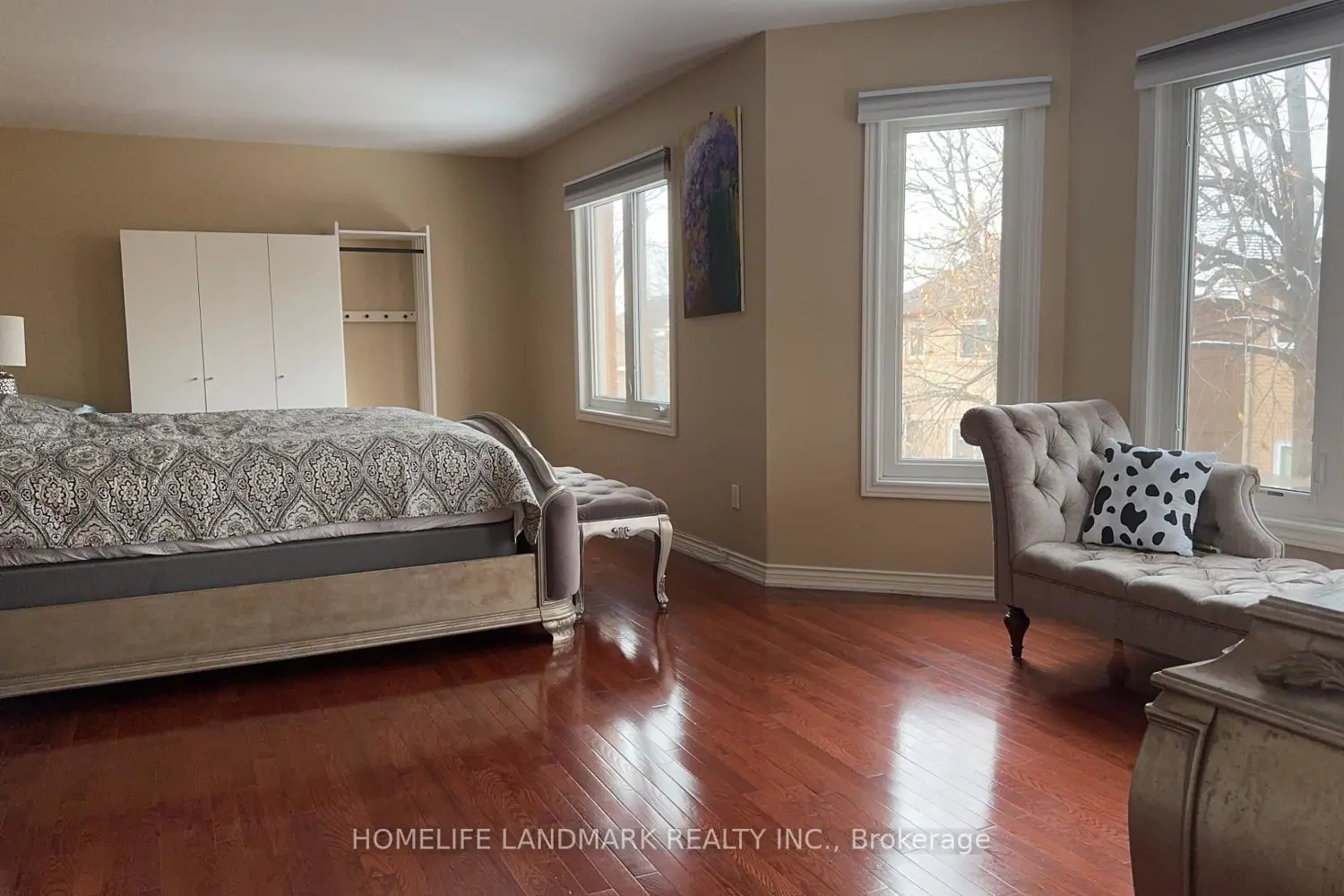 Additional image 10 of 136 Worth Boulevard