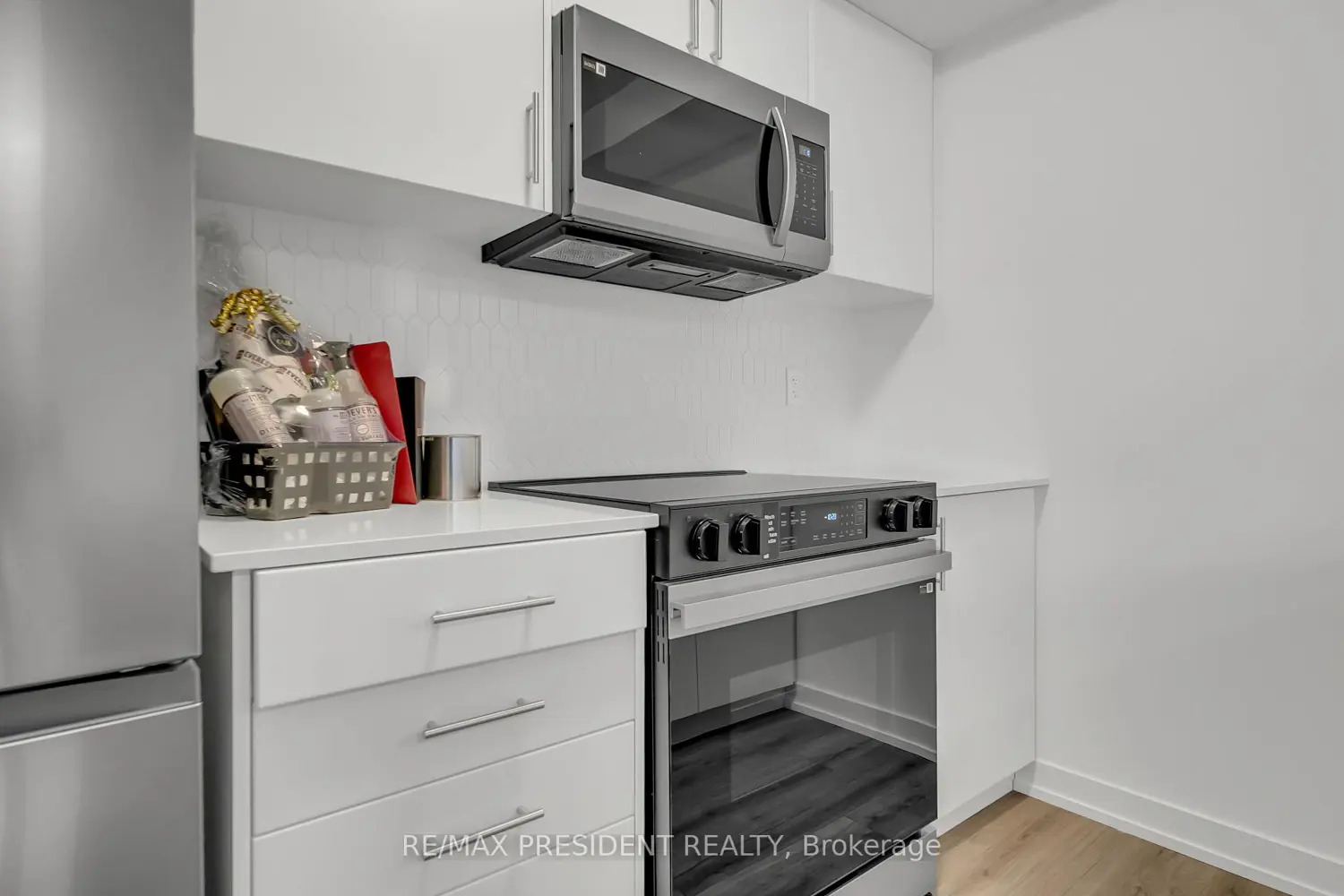 Additional image 9 of 940 David Street 81