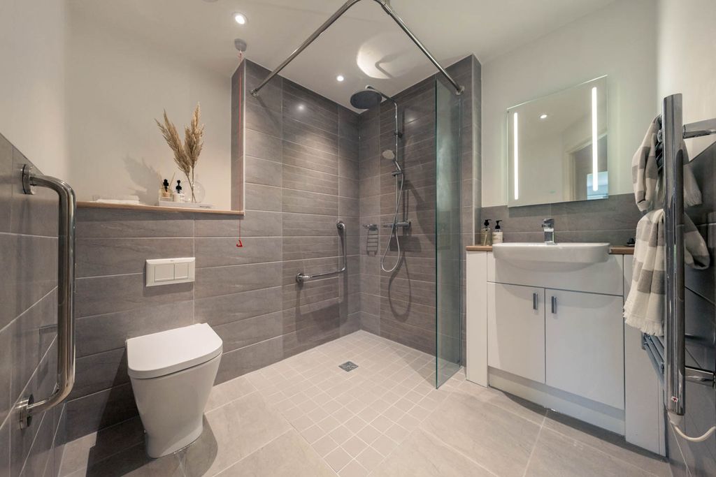 Additional image 6 of 1 bed flat to rentReading Road, Henley-On-Thames RG9
