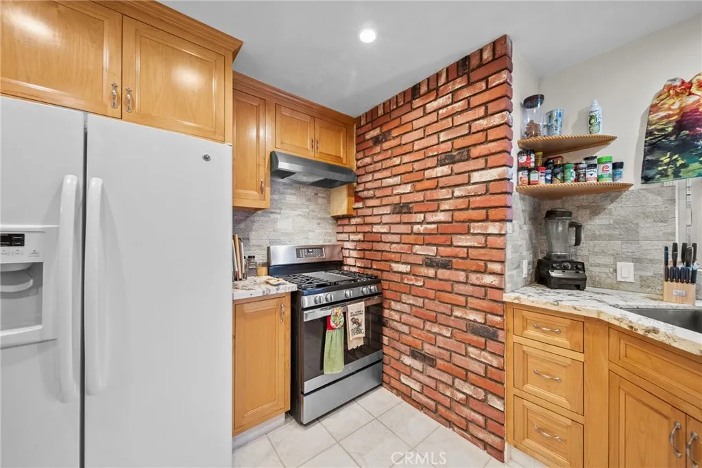 Additional image 52 of 10111 Elkwood St, Sun Valley, CA 91352