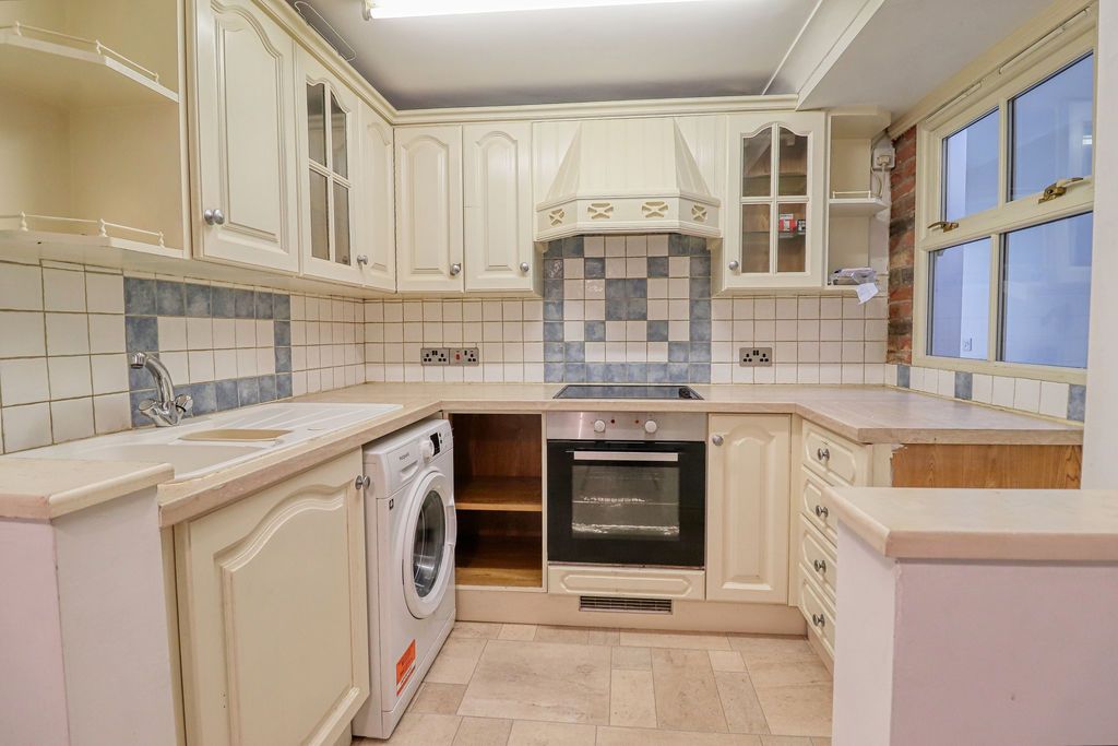 Additional image 4 of 1 bed flat to rentMoorwell Road, Scunthorpe DN17