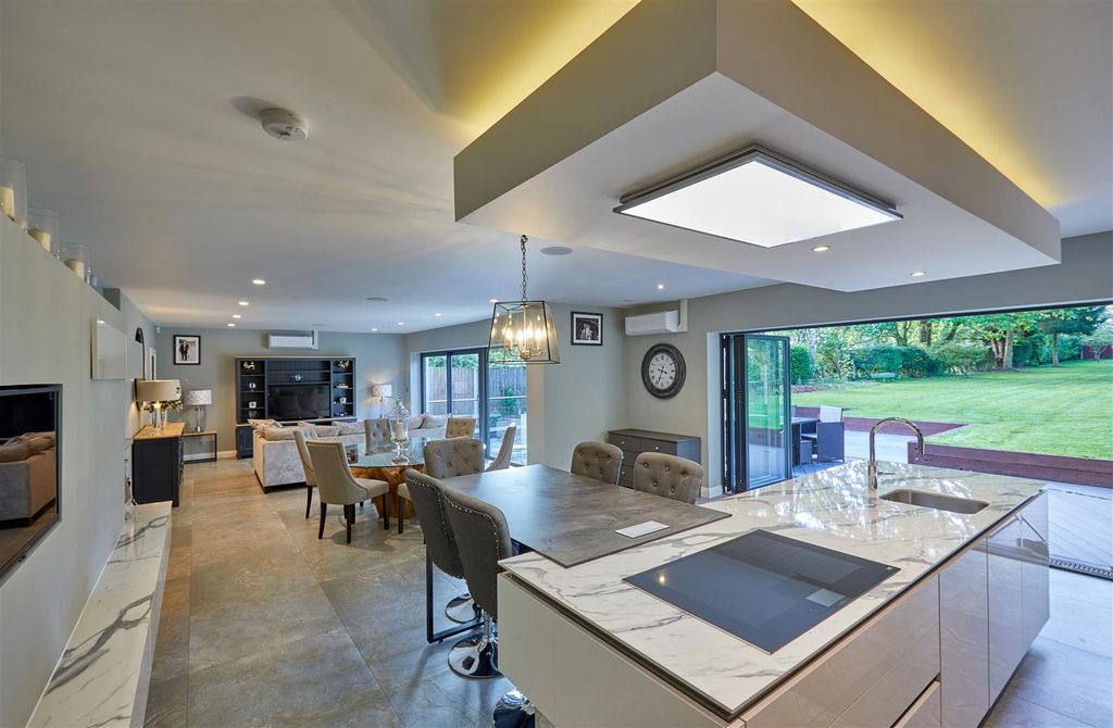 Additional image 6 of 5 bed detached house to rentWeeford Road, Sutton Coldfield B75