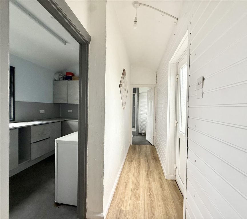 Additional image 5 of 2 bed flat to rentMonkton, Pembroke SA71