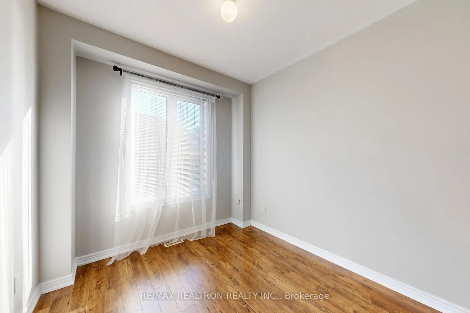 Additional image 10 of 145 Stonechurch Crescent