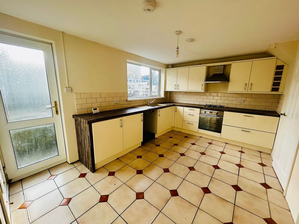 Additional image 3 of 3 bed semi-detached house to rentBeacons View, Neath SA11