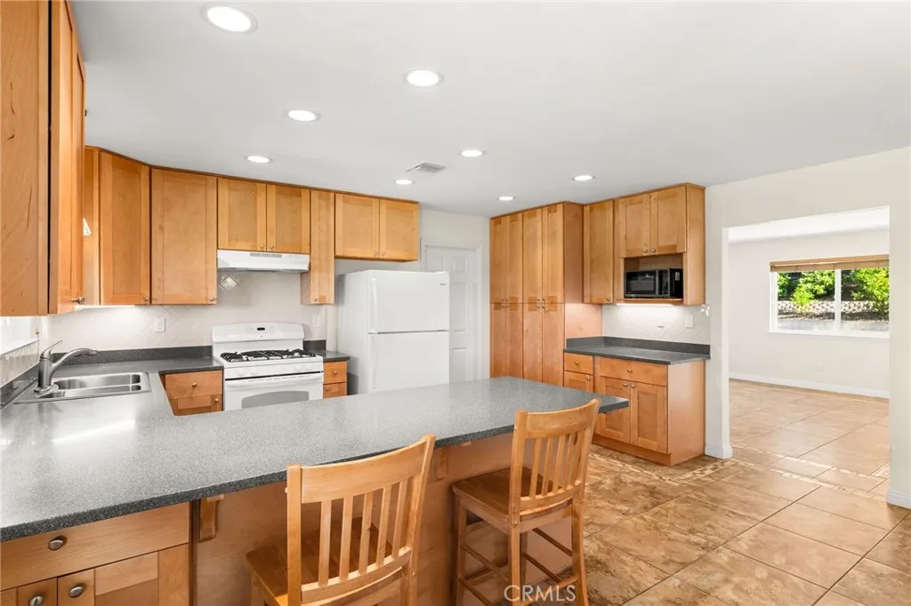 Additional image 40 of 1029 W Clifton, Redlands, CA 92373