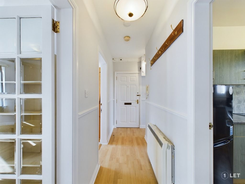 2 bed flat to rentCraigmillar Castle Loan, Craigmillar, Edinburgh EH16 photo 3