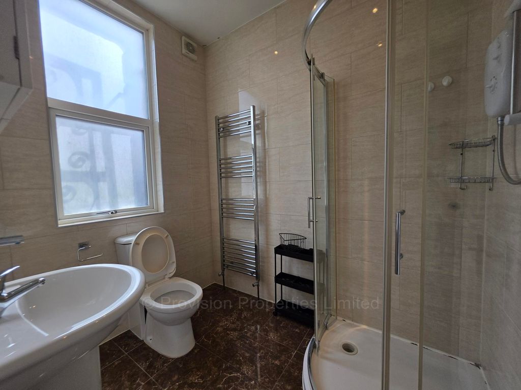 Additional image 10 of 10 bed terraced house to rentHeadingley Avenue, Leeds LS6