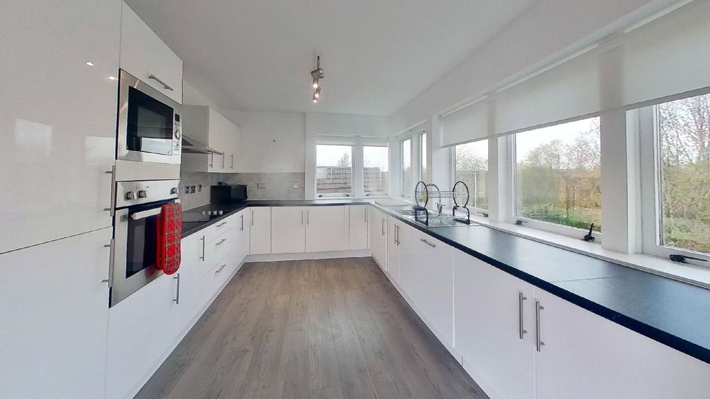 Additional image 3 of 5 bed flat to rentCanting Way, Festival Park, Glasgow G51