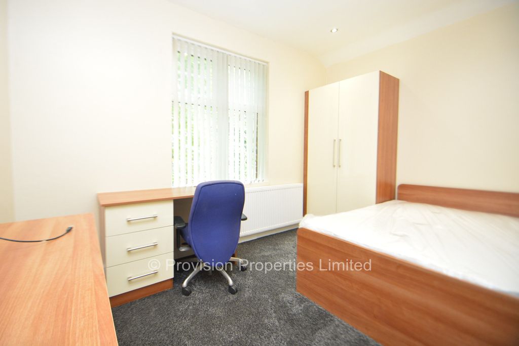 Additional image 11 of 8 bed semi-detached house to rentSt Michaels Villas, Headingley, Leeds LS6
