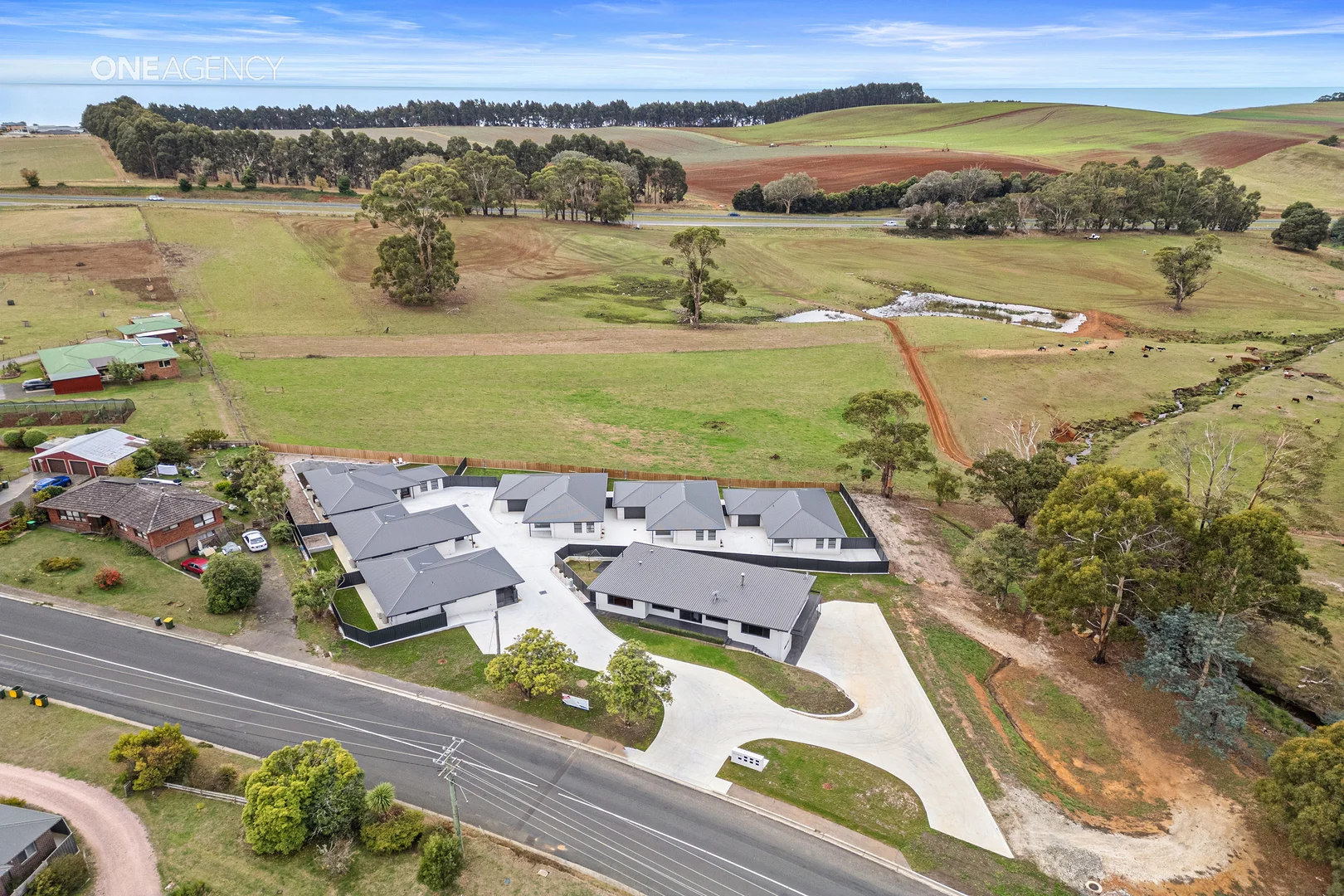 Additional image 30 of 4 & 5/143 South Road, Penguin TAS 7316