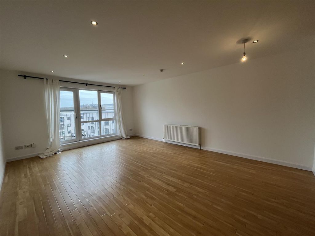 Additional image 3 of 3 bed flat to rentMonart Road, Perth PH1