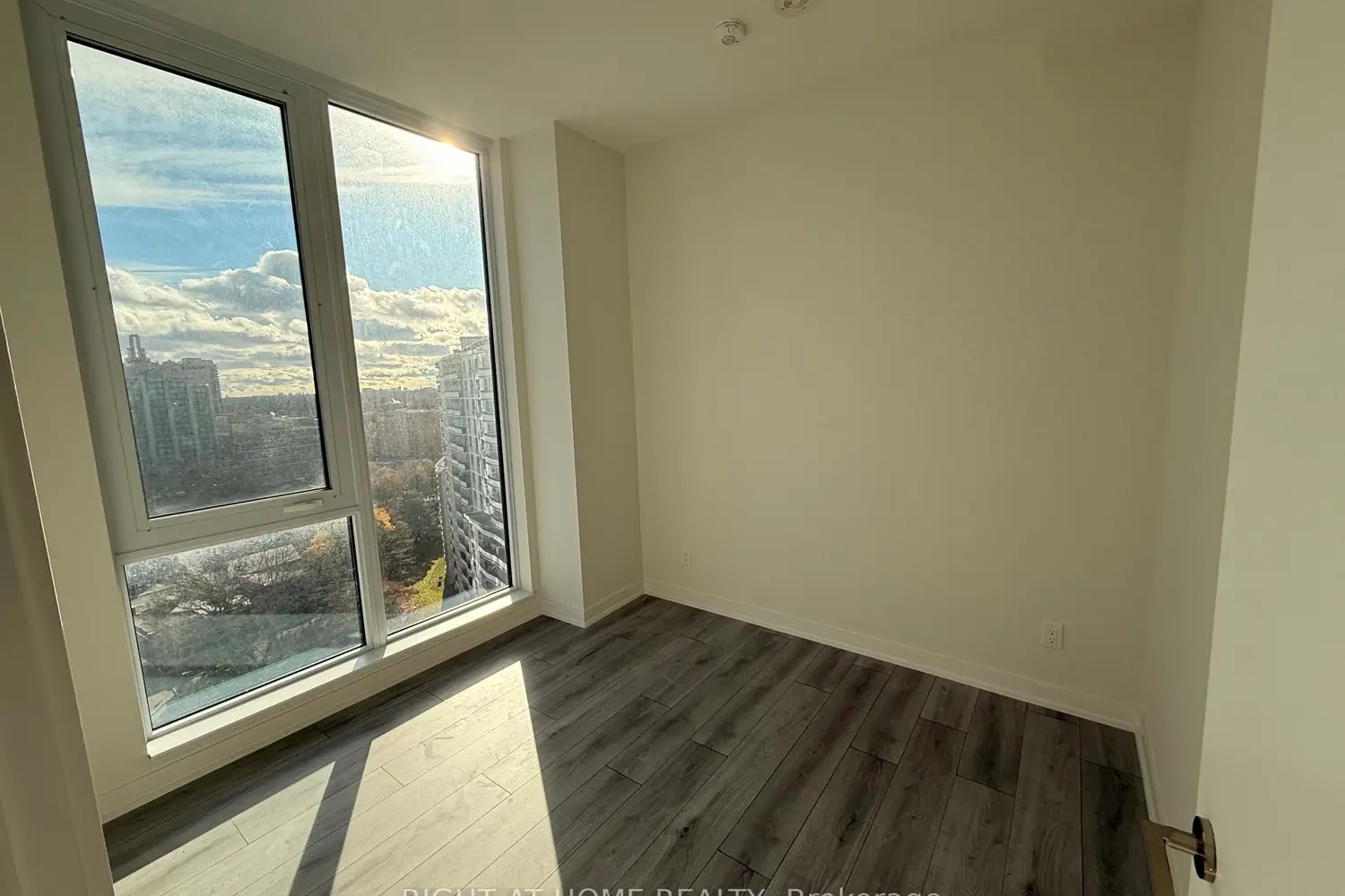 Additional image 7 of 15 Ellerslie Avenue 1405