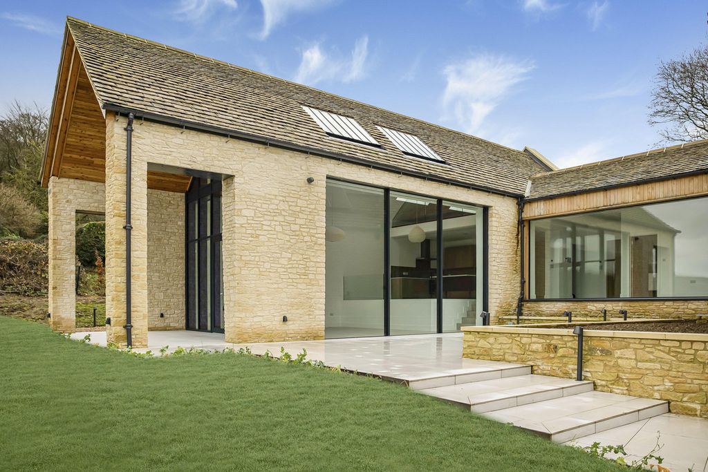 4 bed detached house to rentAlderley GL12
