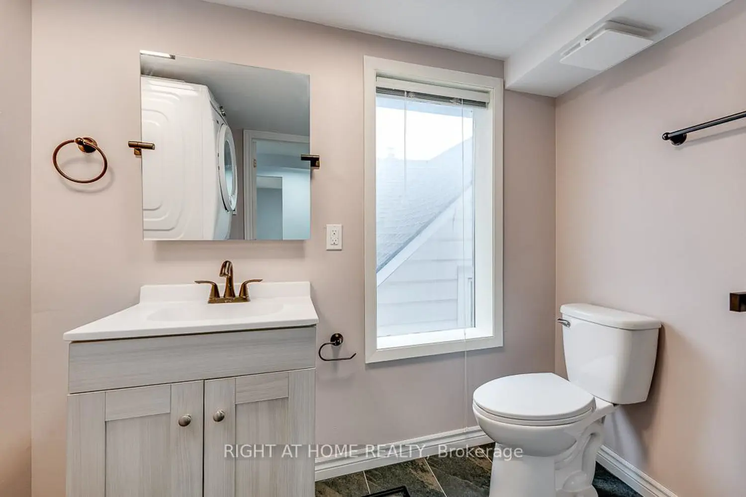 Additional image 13 of 97 Madawaska Street