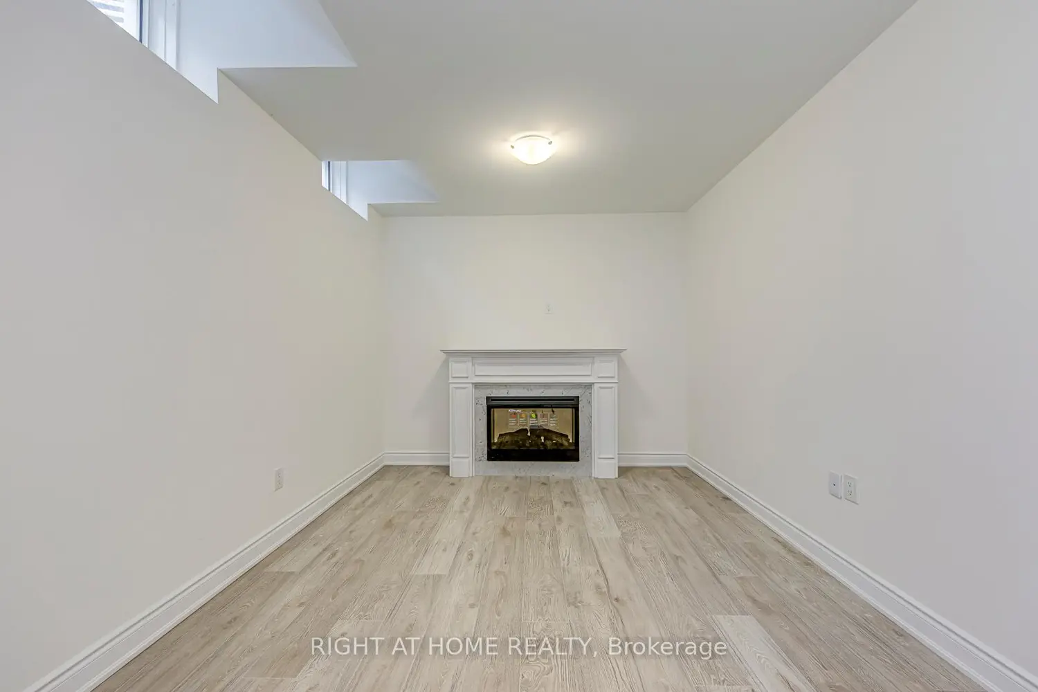Additional image 15 of 2577 Islington Avenue