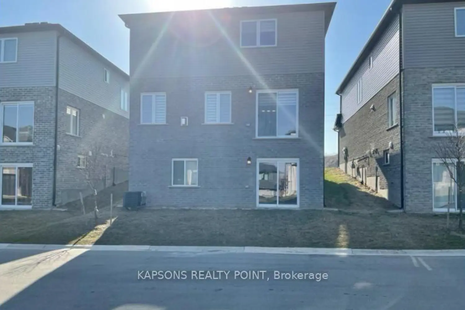 Additional image 16 of 2579 Sheffield Boulevard 21