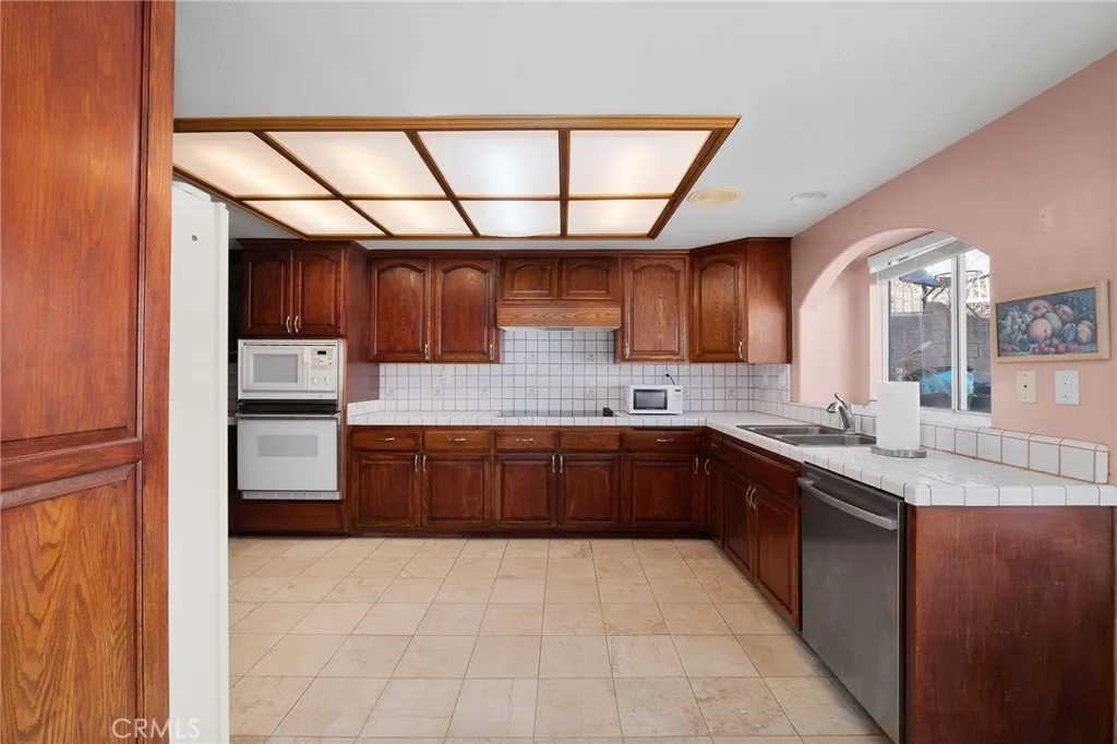 Additional image 19 of 1677 Laurelwood Avenue, Colton, CA 92324