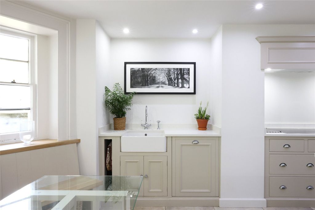 Additional image 11 of 7 bed detached house to rentThe Park, Cheltenham, Gloucestershire GL50
