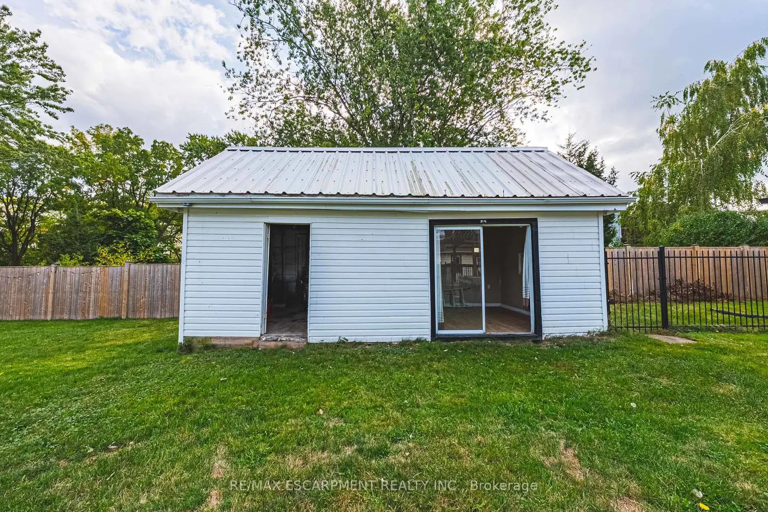 Additional image 18 of 3865 Victoria Avenue