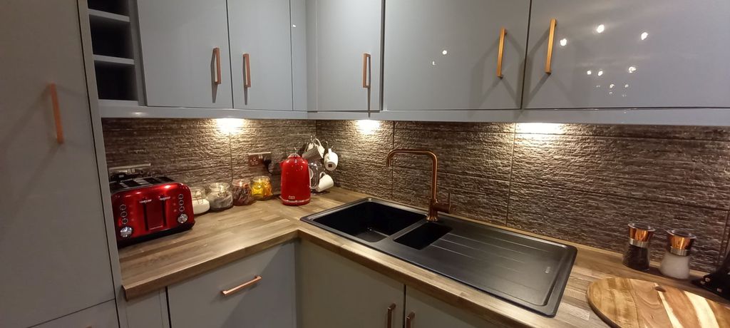2 bed flat to rentPriory Place, Coventry CV1 photo 2