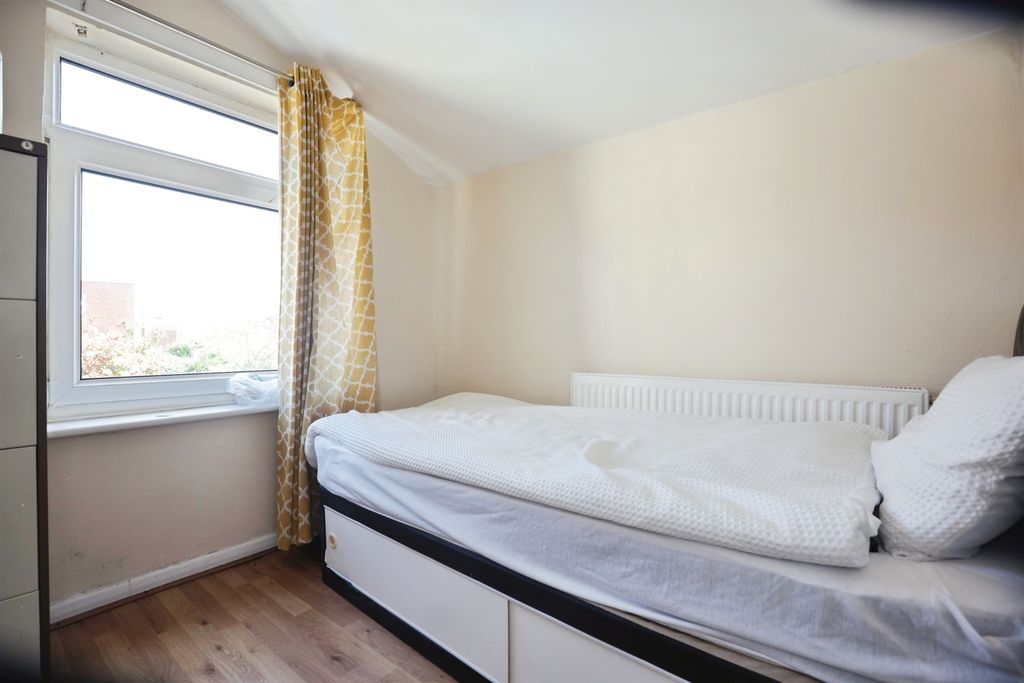 Additional image 13 of 3 bed flat to rentMilitary Road, Northampton NN1