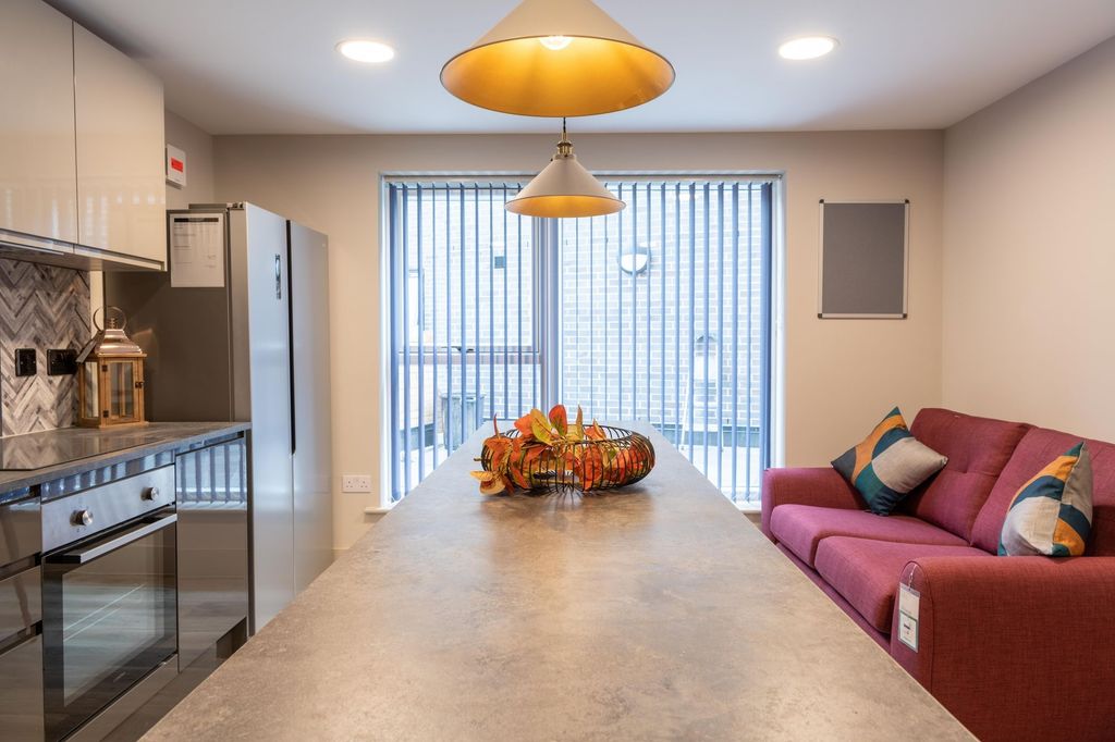 Additional image 3 of 6 bed flat to rentGloucester Road, Bristol BS7