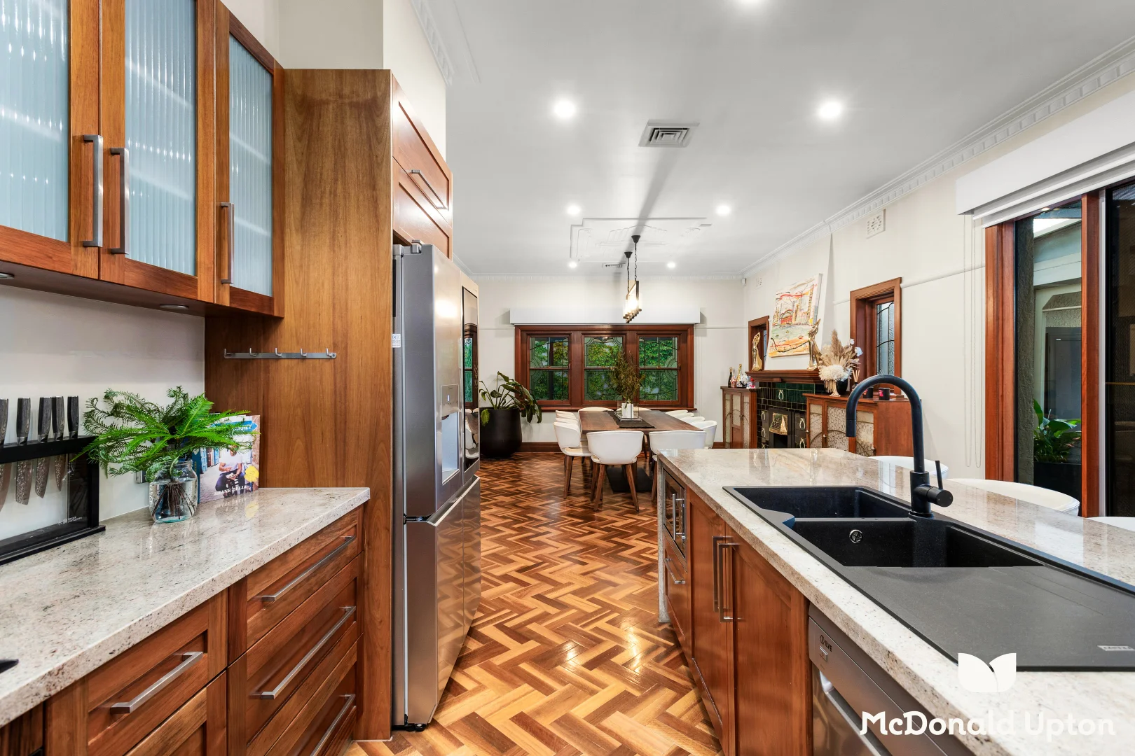 Additional image 4 of 220 Woodland Street, Strathmore VIC 3041