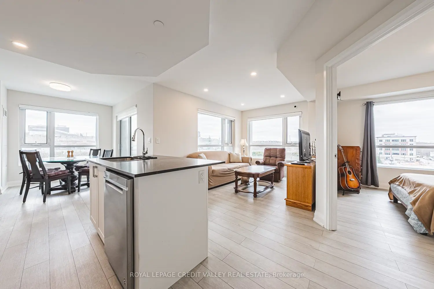 Additional image 6 of 58 Lakeside Terrace 317