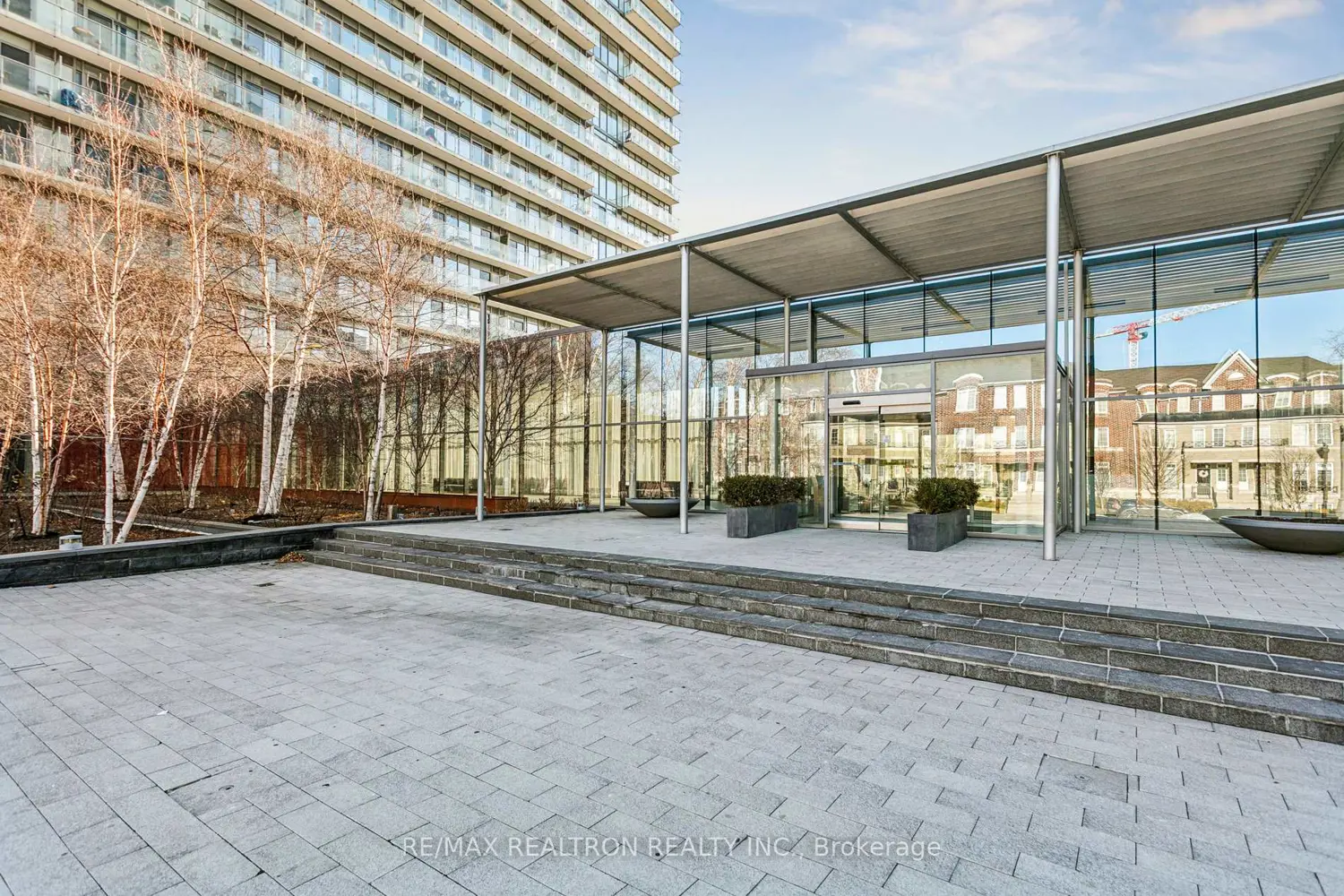 103 The Queensway 2805