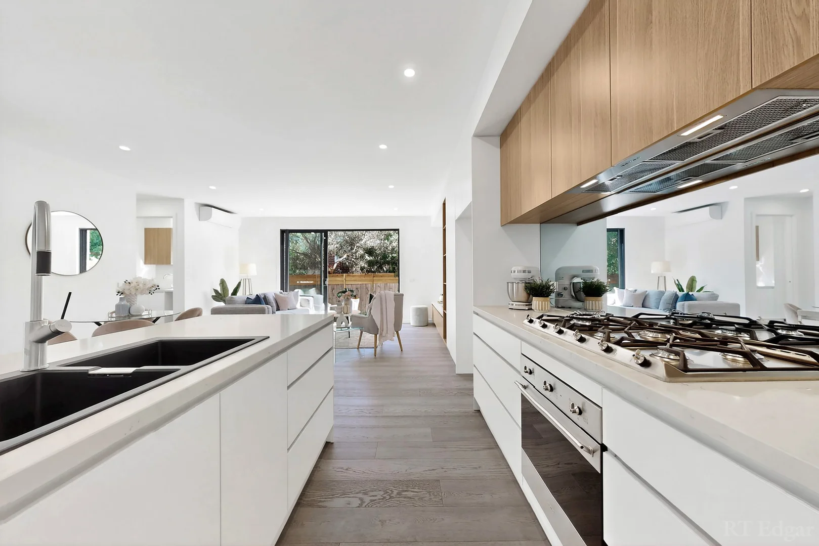 Additional image 5 of 2/39 Gillard Street, Burwood VIC 3125