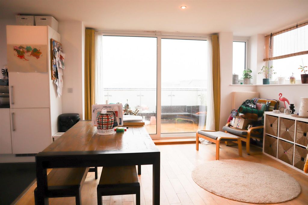 Additional image 11 of 2 bed flat to rentNewfoundland Way, Portishead, Bristol BS20