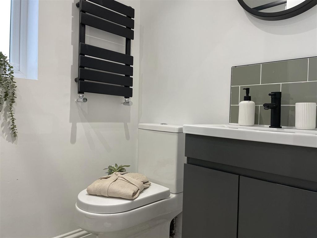 Additional image 4 of Studio to rentWellingborough Road, Rushden NN10