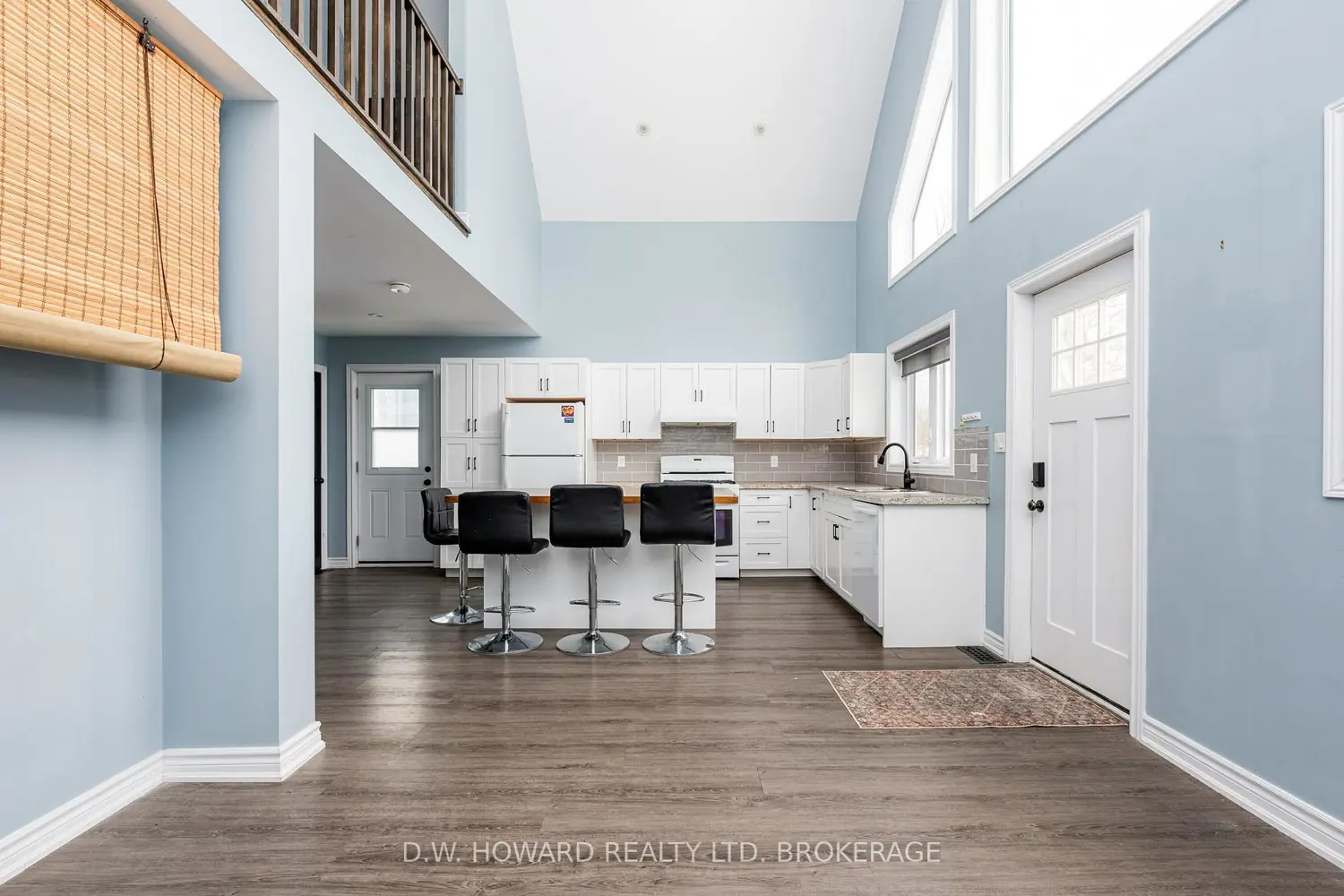 12 Loomis Crescent
