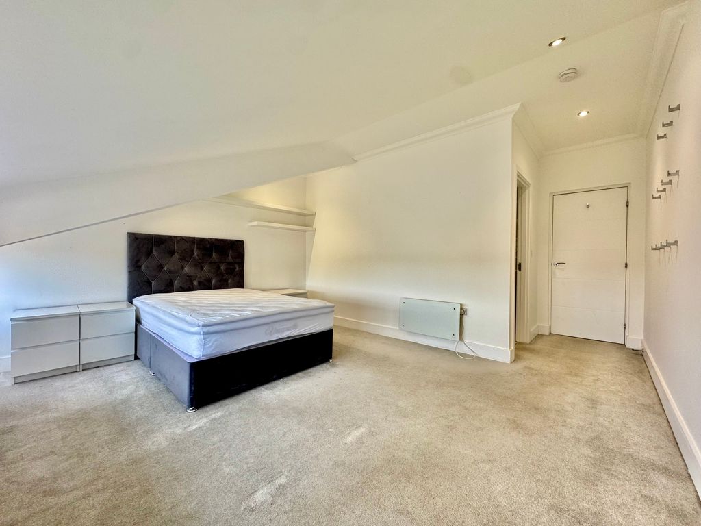 Additional image 15 of 4 bed penthouse to rentSurrey Street, Norwich NR1