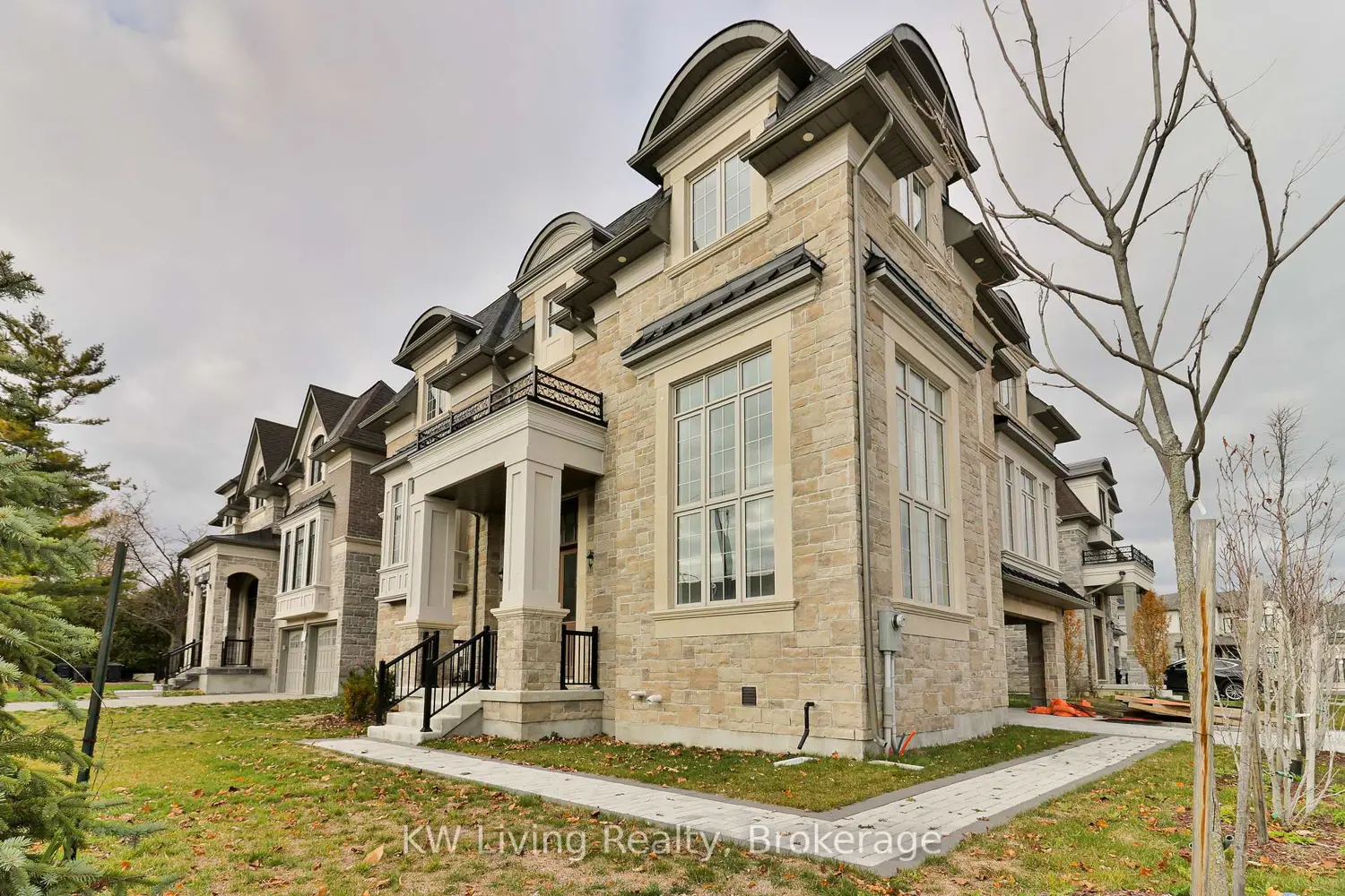 166 Cummer Avenue