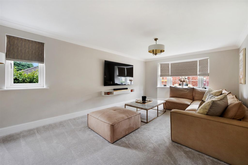 Additional image 3 of 6 bed detached house to rentAspen Drive, Scarcroft, Leeds LS14