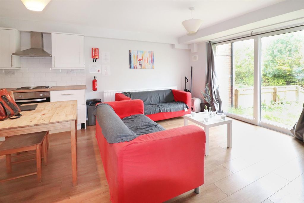 Additional image 3 of 4 bed flat to rentHayfield Road, Oxford OX2