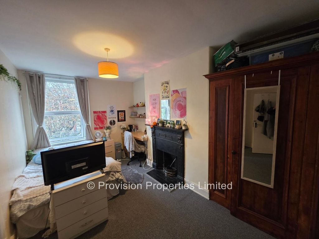 Additional image 9 of 8 bed terraced house to rentAsh Grove, Hyde Park, Leeds LS6