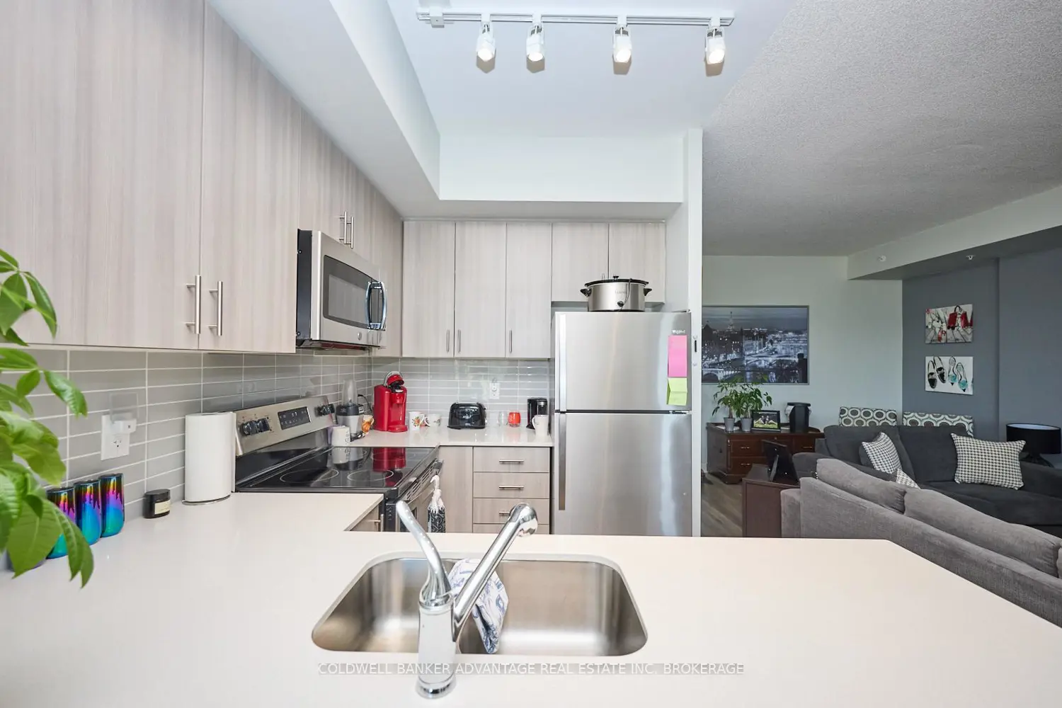 Additional image 7 of 550 North Service Road 610