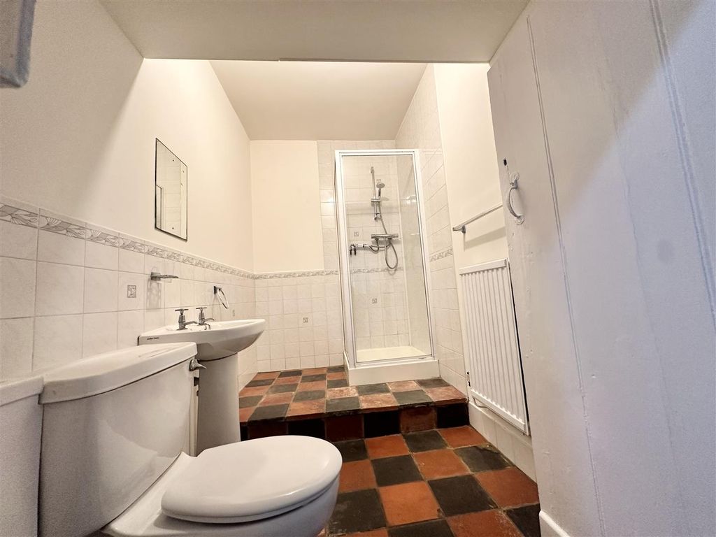 Additional image 3 of 2 bed flat to rentEast Back, Pembroke SA71