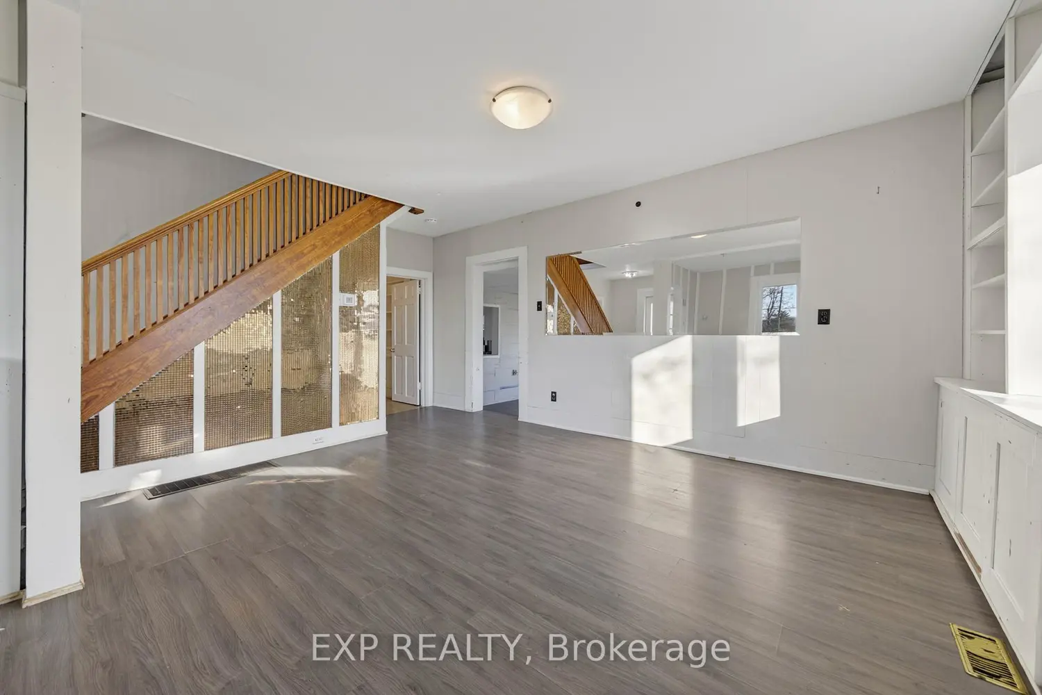 Additional image 15 of 8184 26 Highway