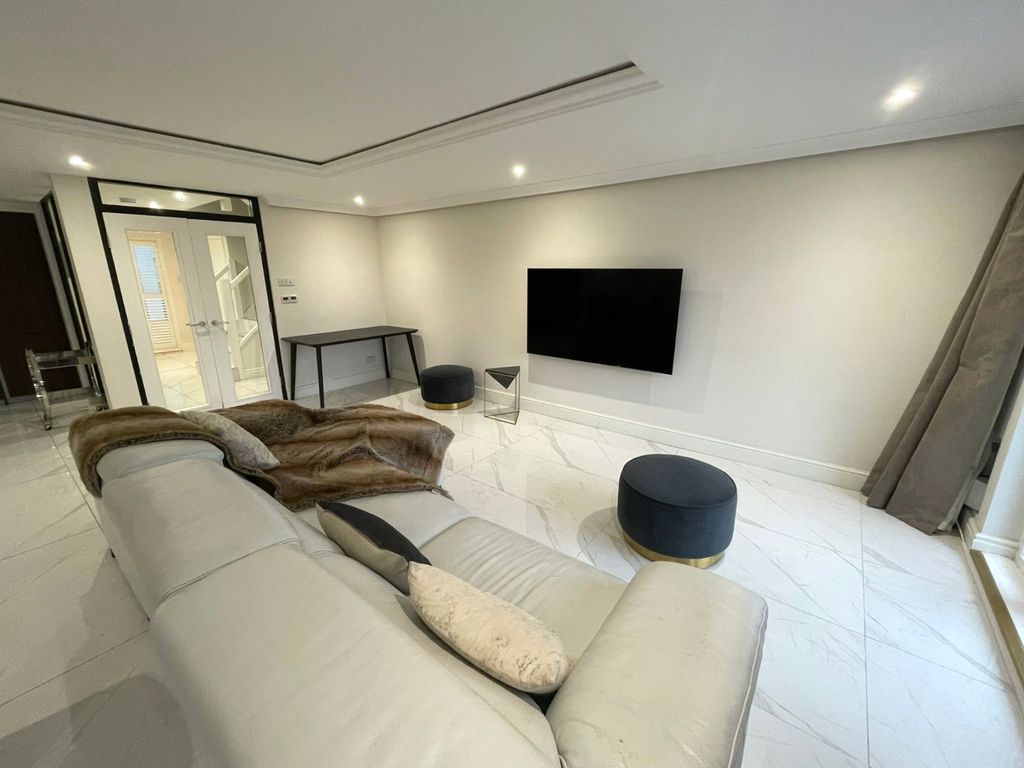 Additional image 5 of 3 bed flat to rentWharfside Street, Birmingham, West Midlands B1