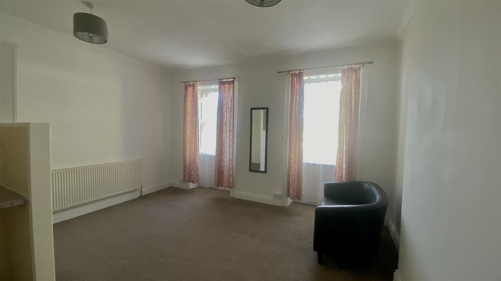 Additional image 2 of 1 bed flat to rentBush Row, Haverfordwest SA61