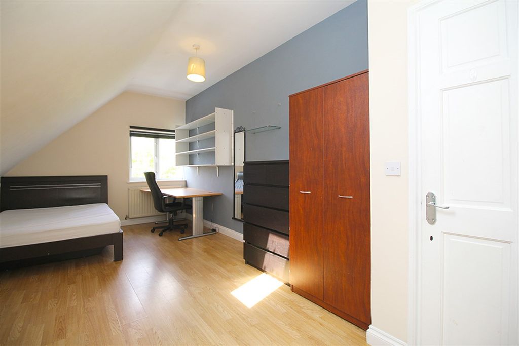 Additional image 24 of 9 bed town house to rentKnightthorpe Road, Loughborough LE11