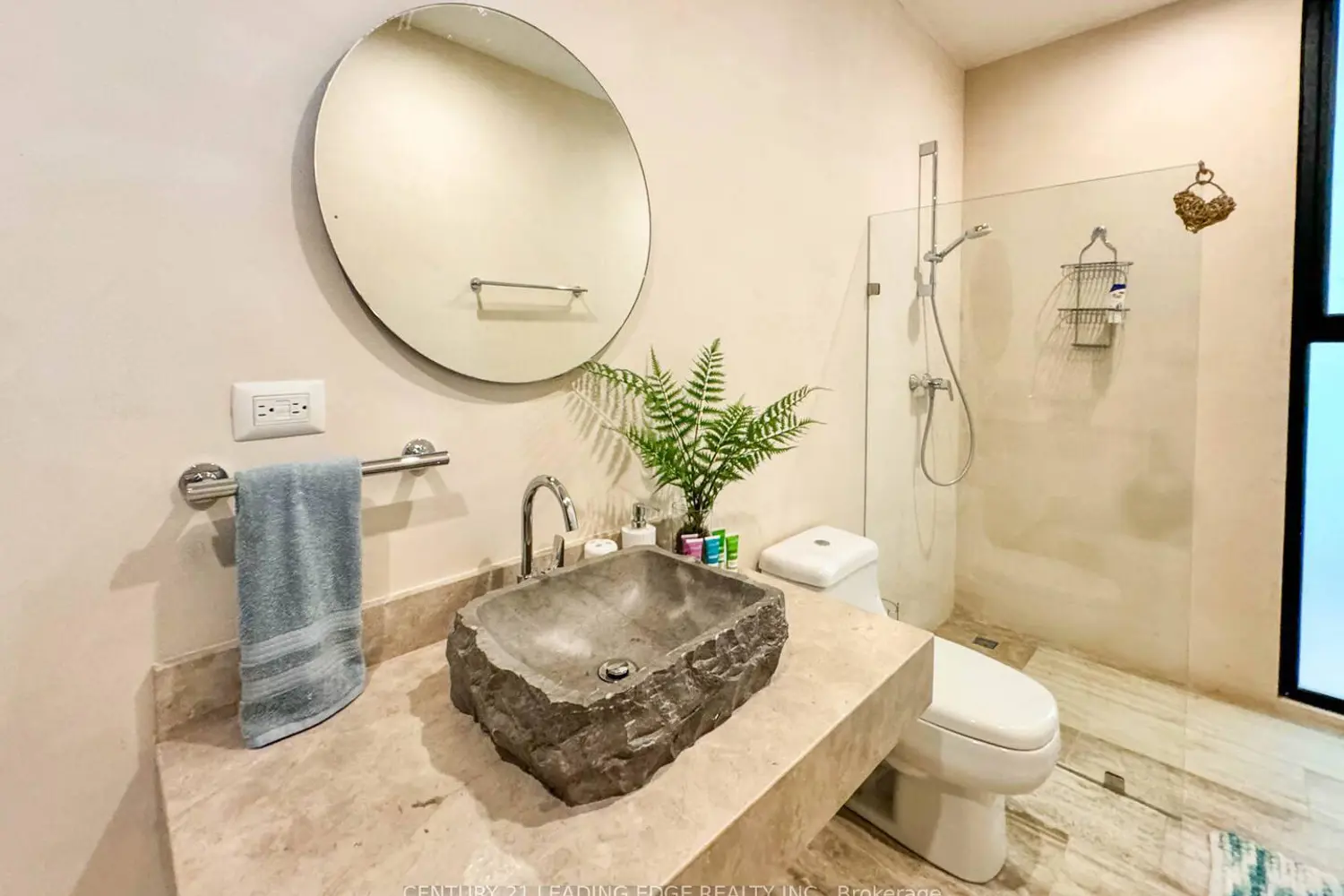 Additional image 7 of 77760 Juanek Avenue