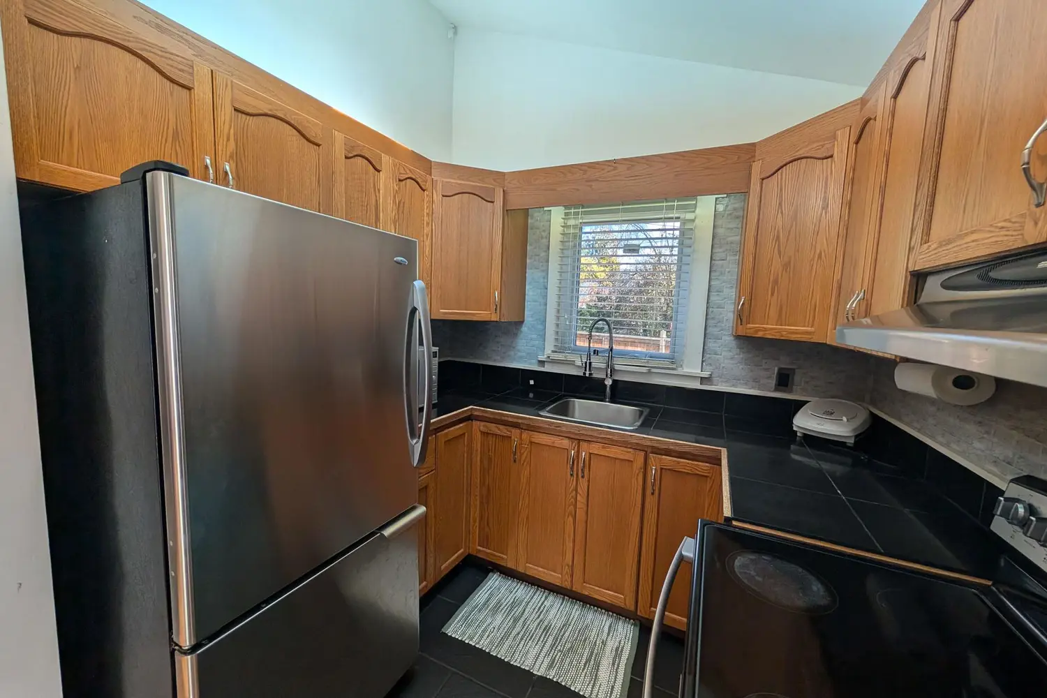 Additional image 15 of 674 Chestnut Street