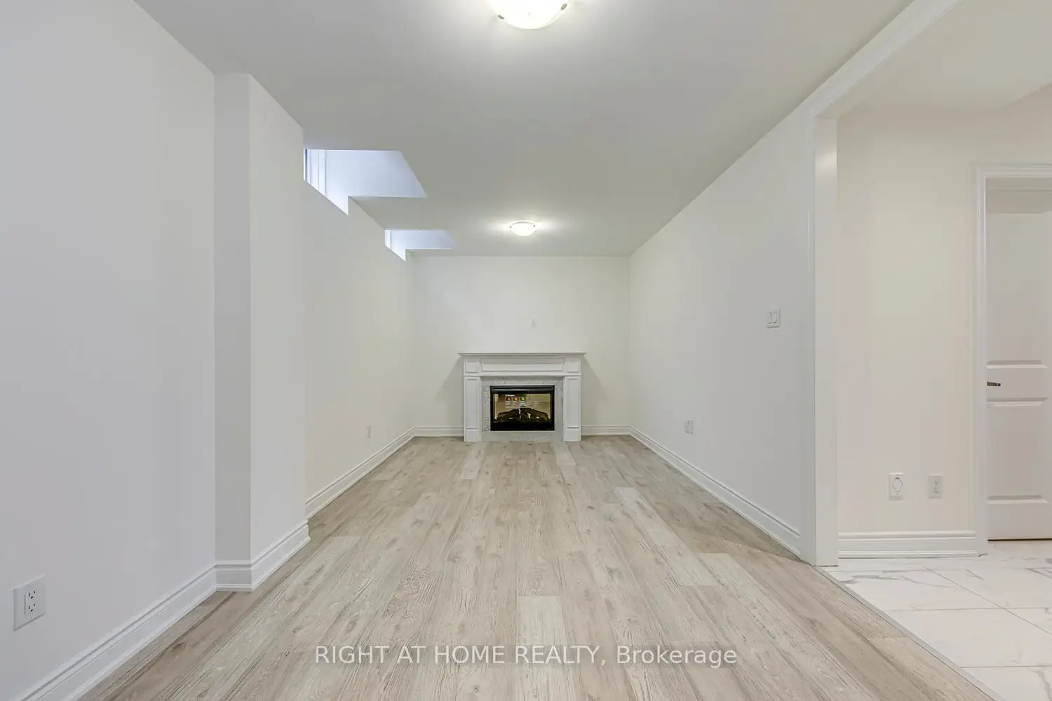 Additional image 14 of 2577 Islington Avenue