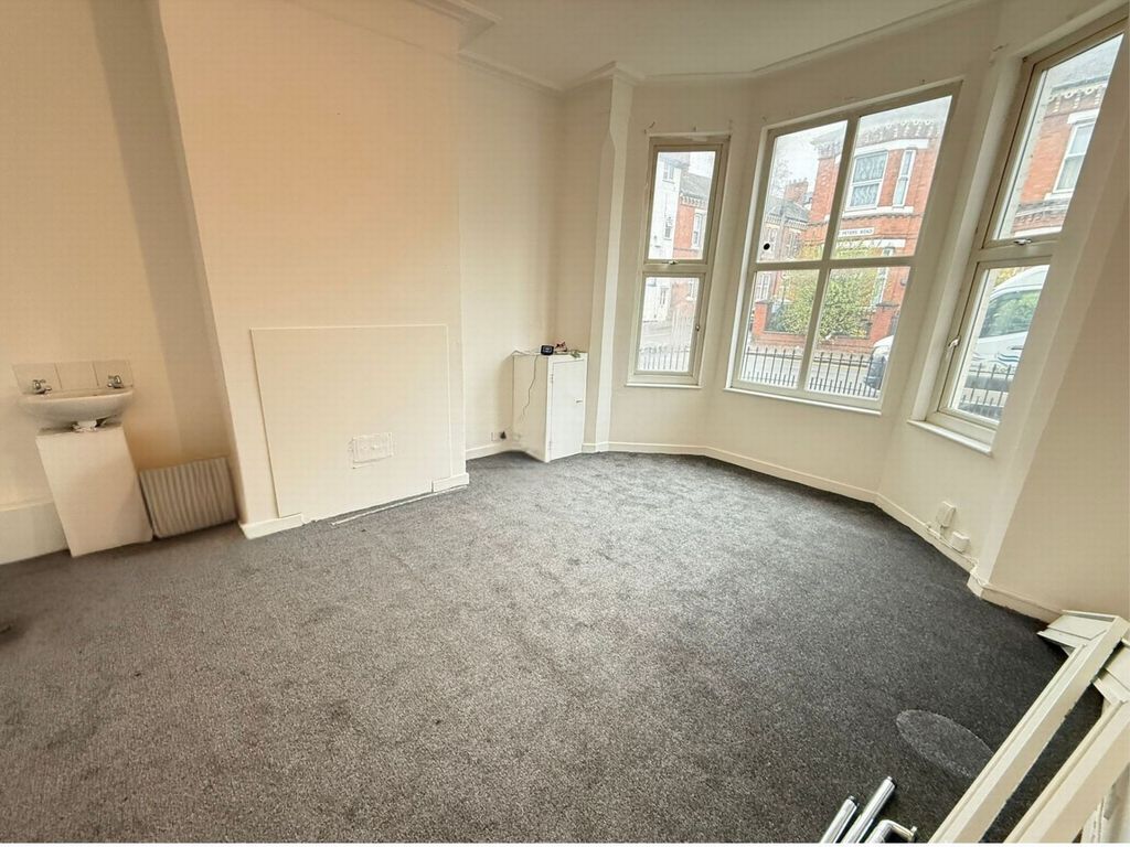 7 bed shared accommodation to rentSt Peters Road, Highfields LE2 photo 3