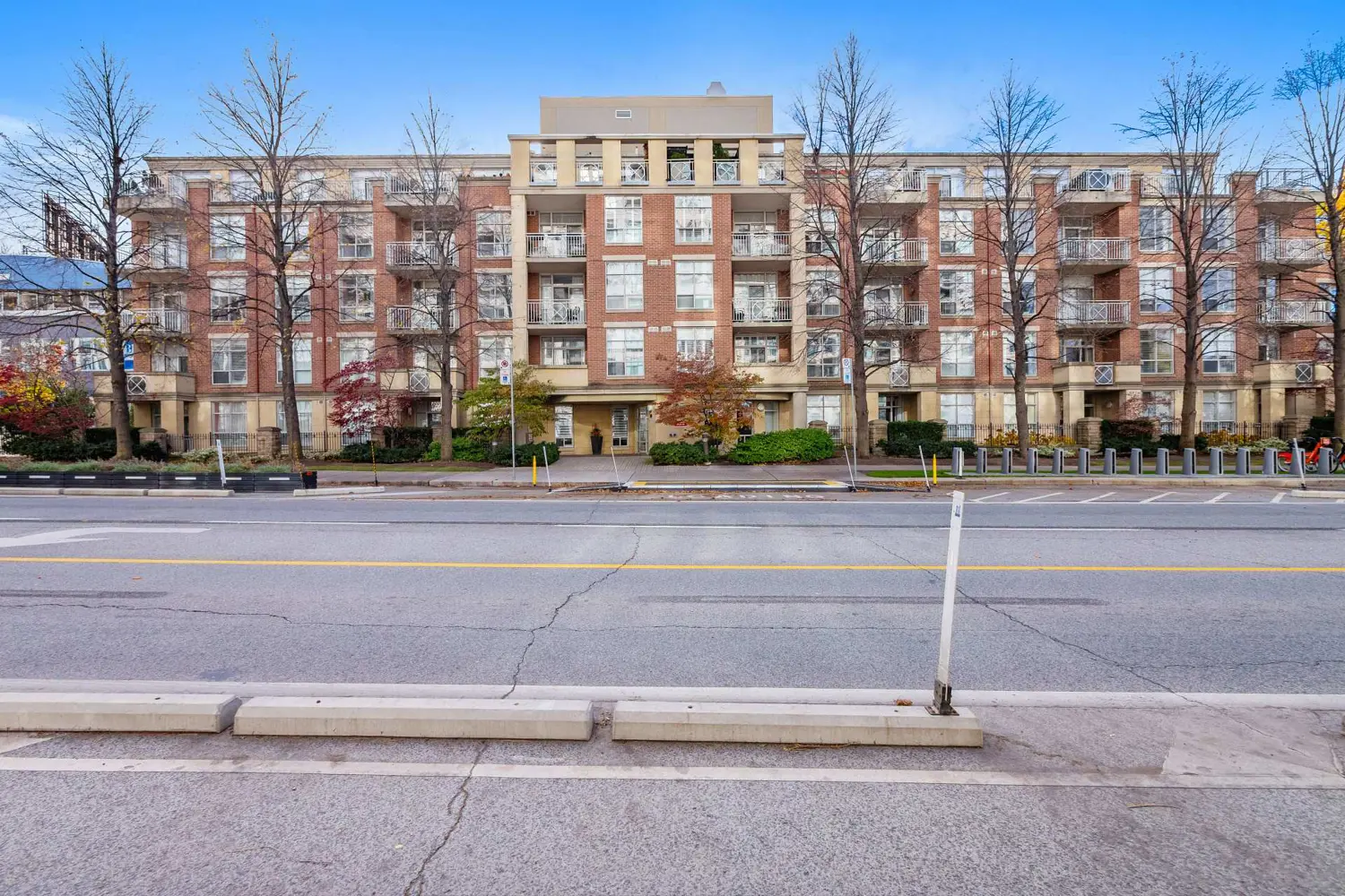 Additional image 2 of 2511 Bloor Street 305